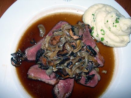 http://www.montrealfood.com/magret-de-canard-small.jpg
